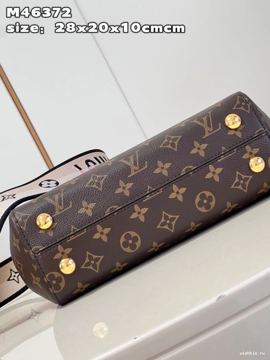 WIS BB CHANELUNY VUITTON LOUIS 1116